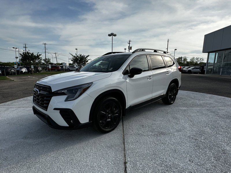 Certified 2025 Subaru Ascent Bronze Edition w/ Onyx Package image 3