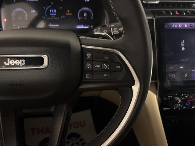 Used 2023 Jeep Grand Cherokee Limited image 34