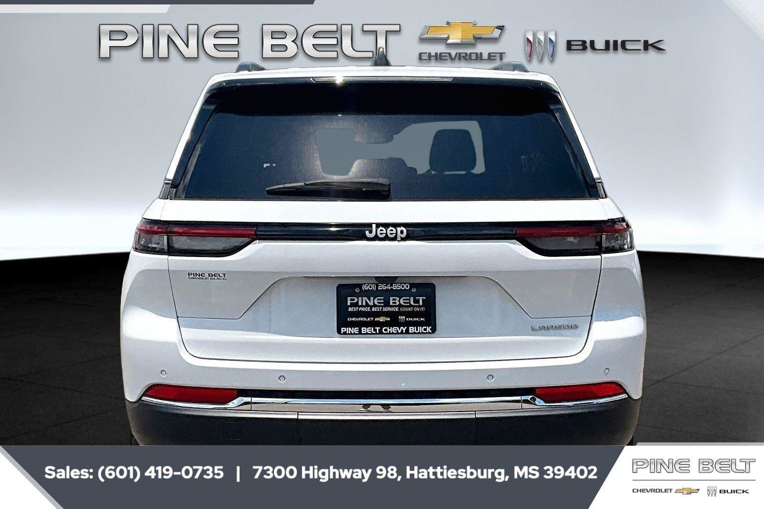 Used 2024 Jeep Grand Cherokee Laredo X RWD image 4