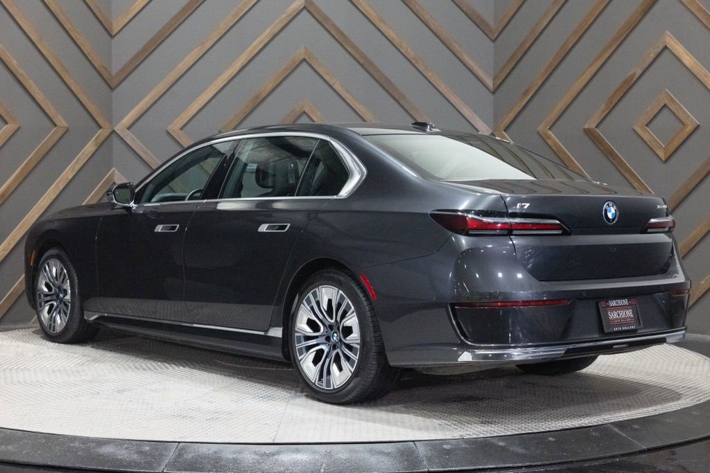 Used 2025 BMW i7 xDrive60 AWD/4WD image 18