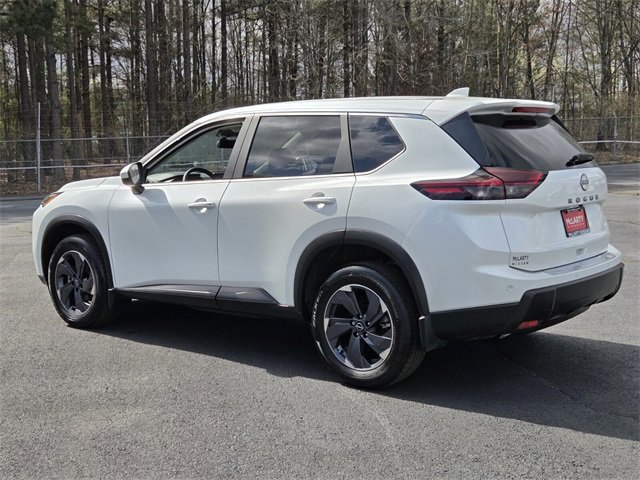 Certified 2025 Nissan Rogue SV image 3