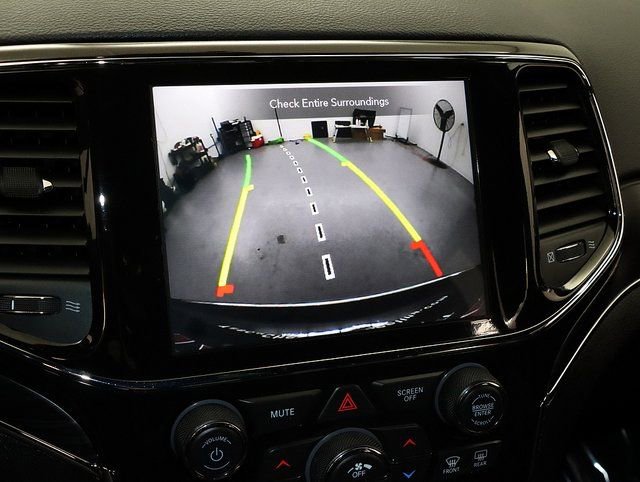 Used 2021 Jeep Grand Cherokee Limited image 19