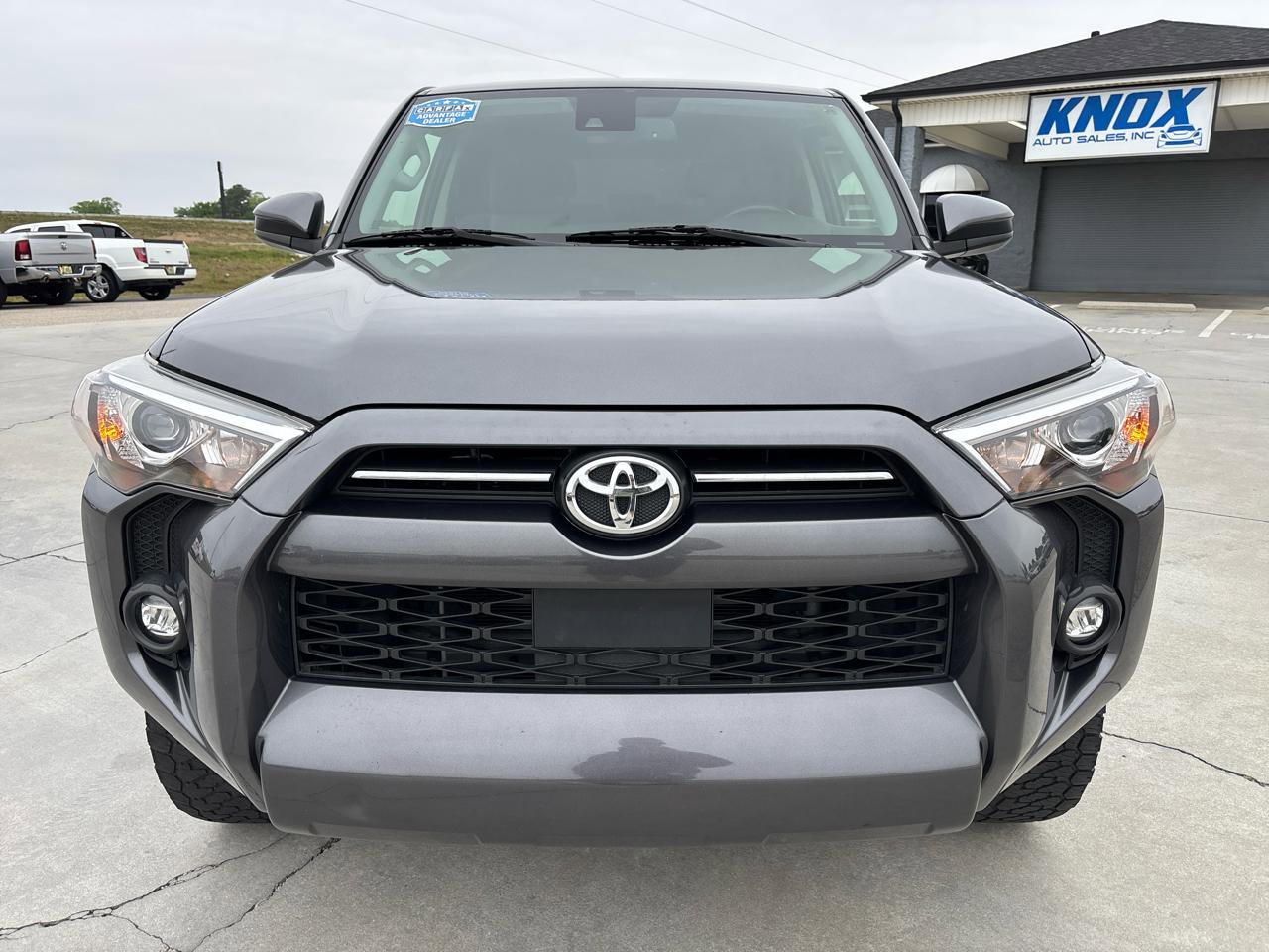 Used 2022 Toyota 4Runner SR5 AWD/4WD image 9
