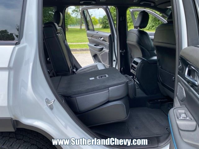 Used 2024 Jeep Grand Cherokee Trailhawk w/ Luxury Tech Group III AWD/4WD image 47