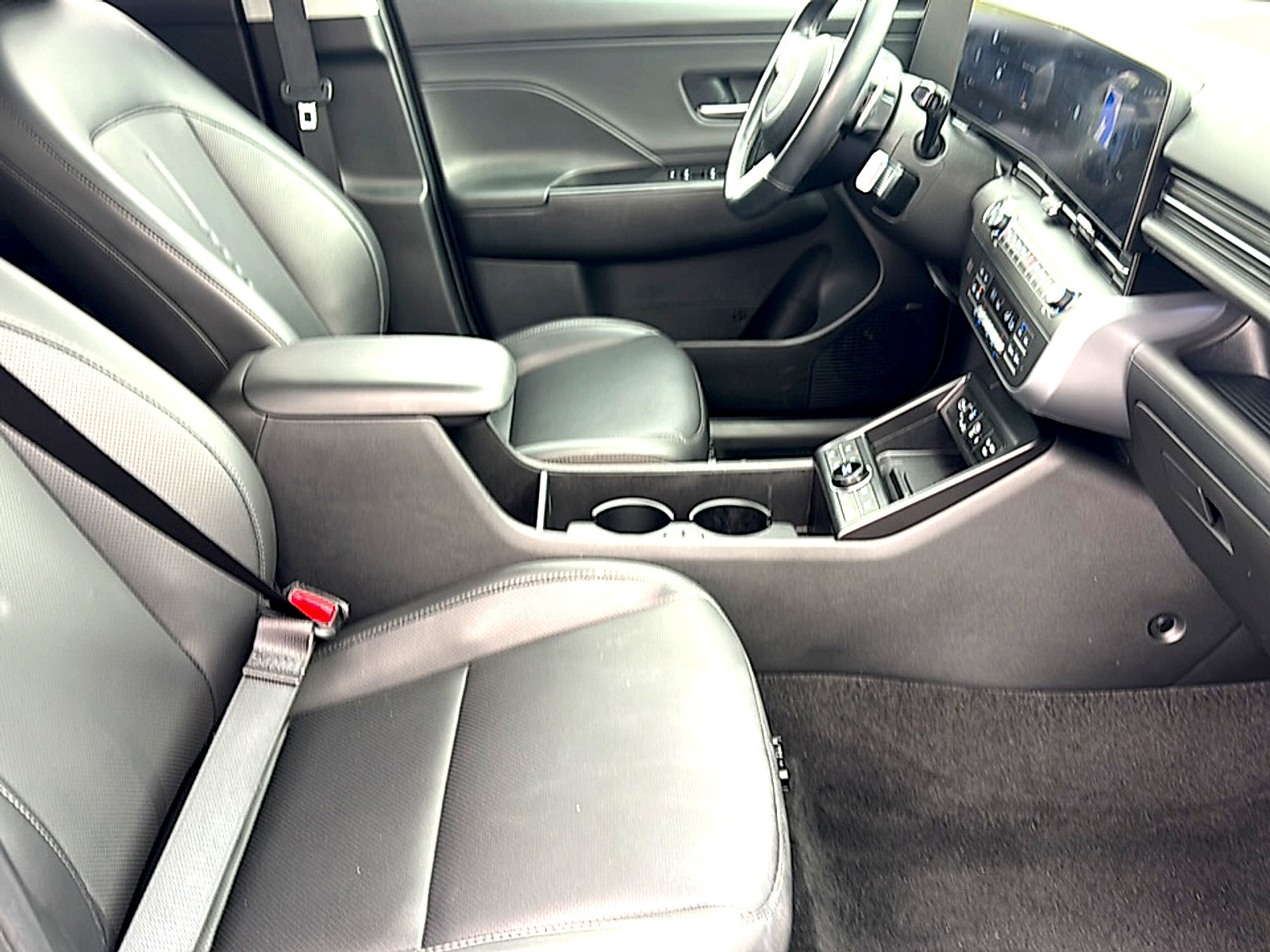 Used 2024 Hyundai Kona Limited image 23