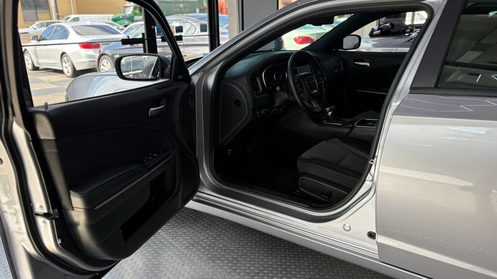Used 2016 Dodge Charger SXT w/ Navigation & Travel Group RWD image 14