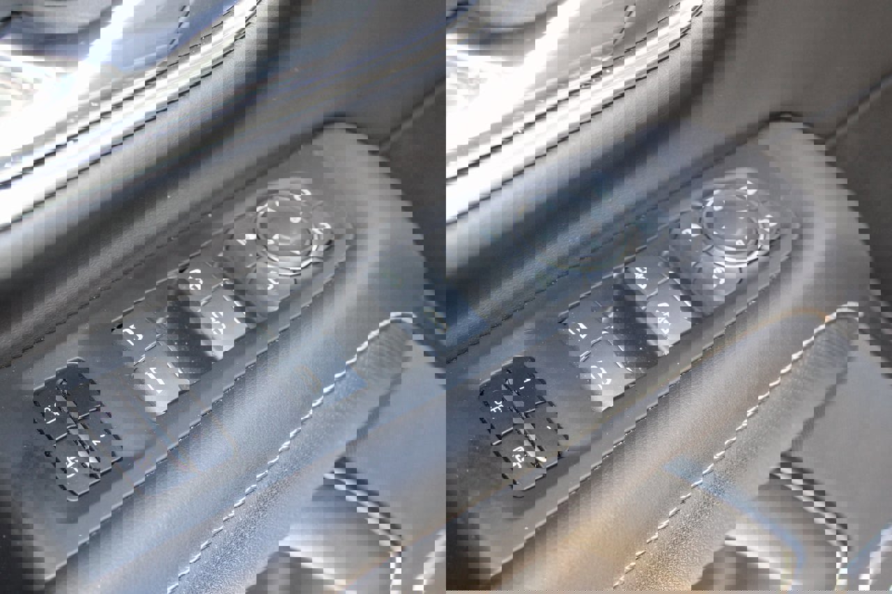 Used 2021 Chevrolet Tahoe Premier w/ Premium Package image 25