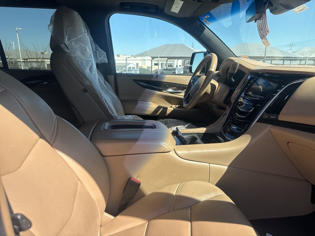 Used 2018 Cadillac Escalade Platinum image 9
