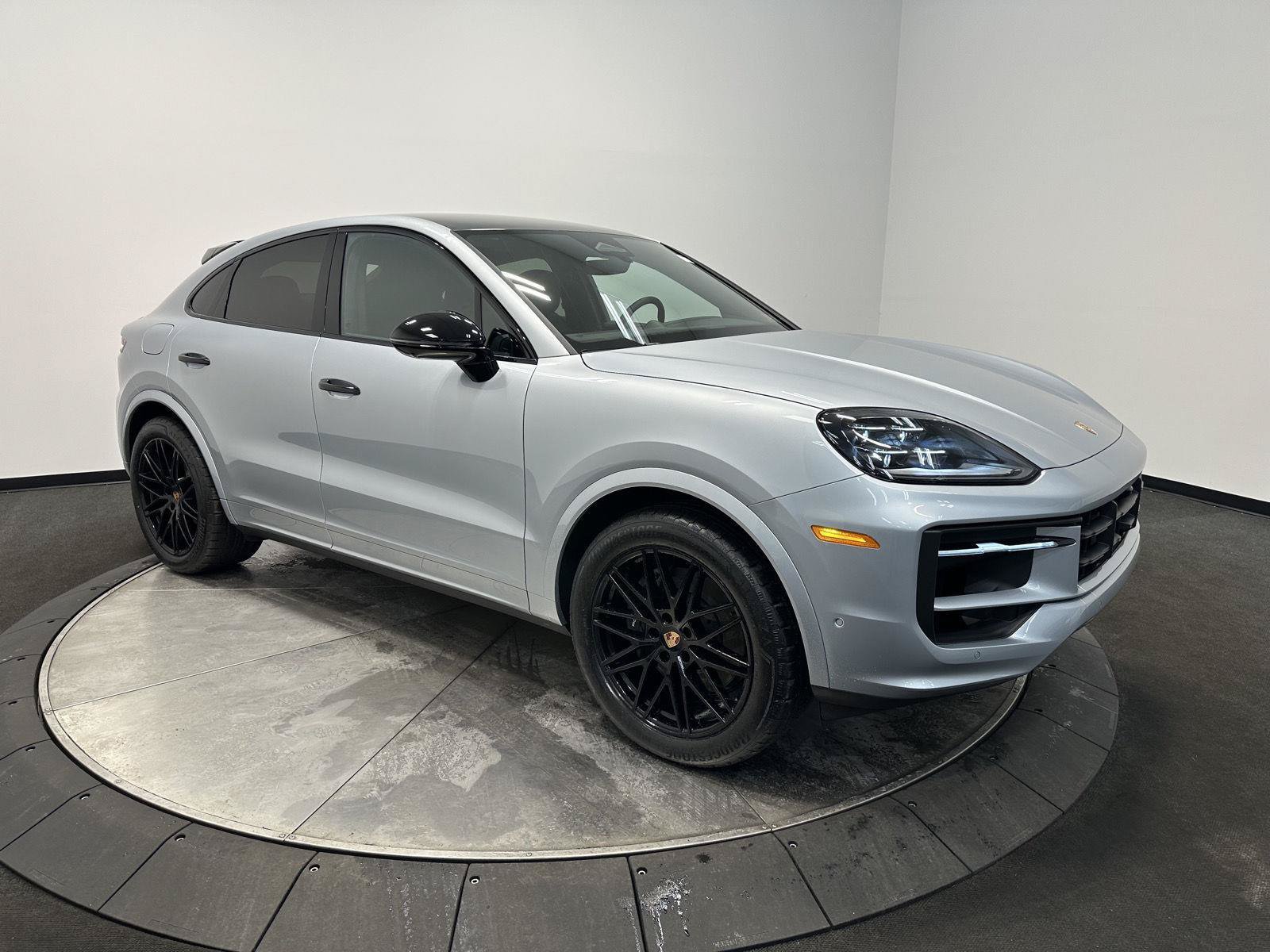 New 2026 Porsche Cayenne Coupe AWD/4WD image 9