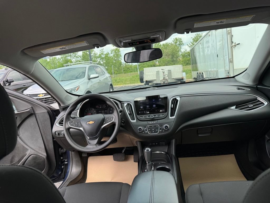Used 2020 Chevrolet Malibu LT FWD image 20