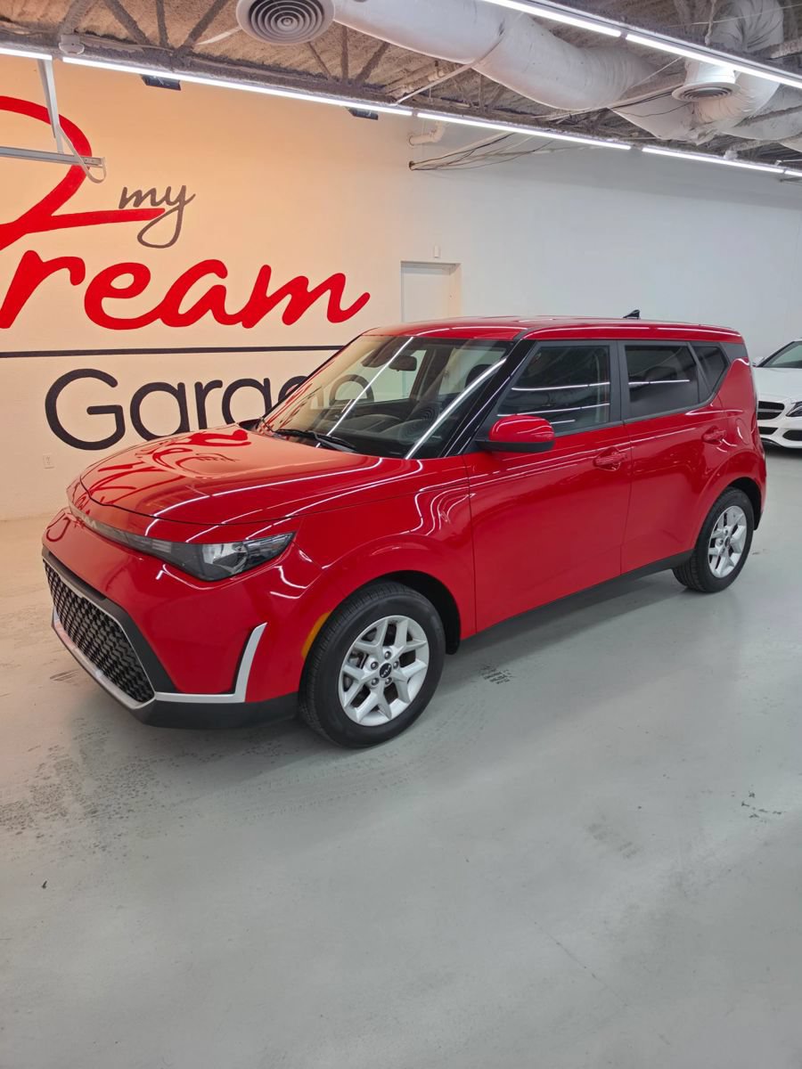 Used 2024 Kia Soul LX w/ LX Technology Package FWD image 2