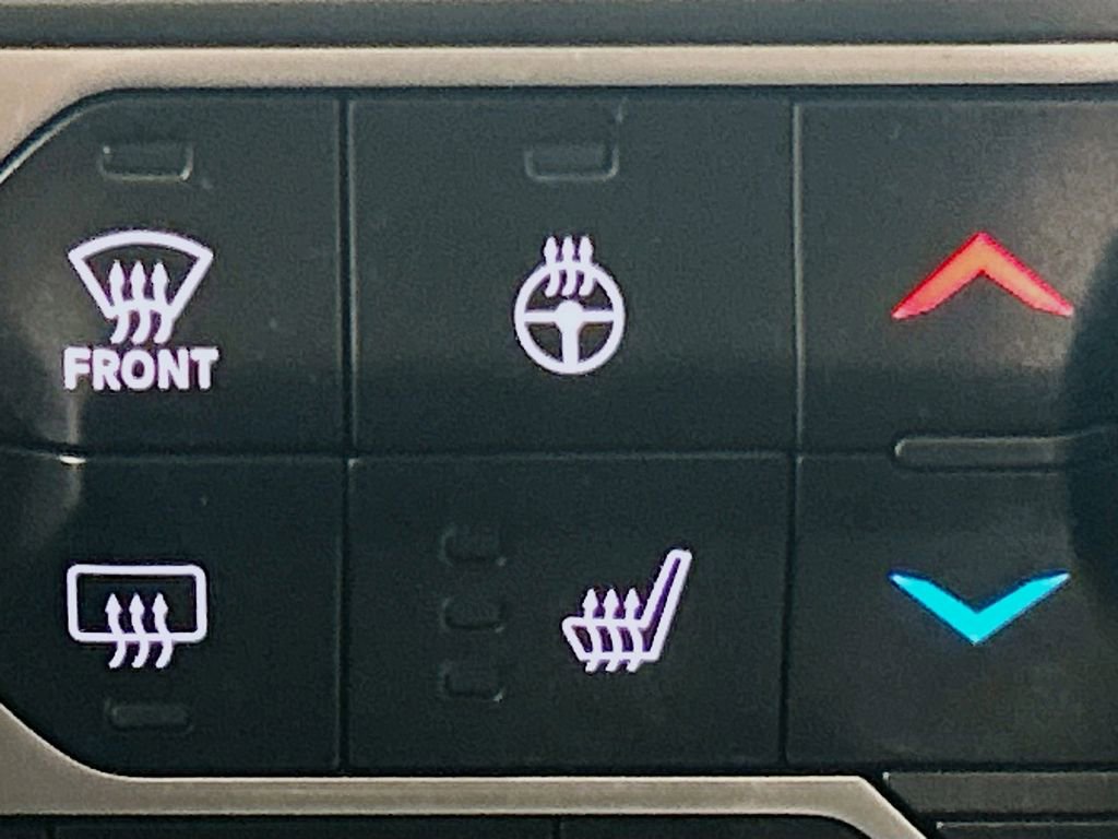 Used 2022 Jeep Wrangler Unlimited Rubicon w/ Cold Weather Group image 18