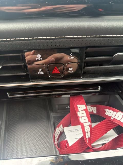 Used 2024 Volkswagen Atlas Cross Sport SE image 21