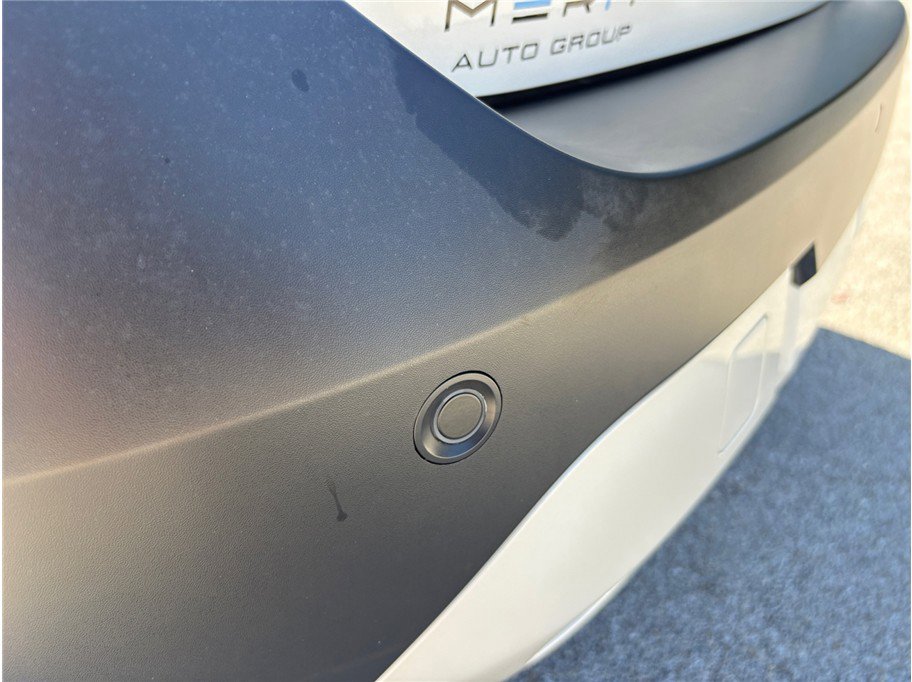 Used 2025 Nissan Kicks SV image 15