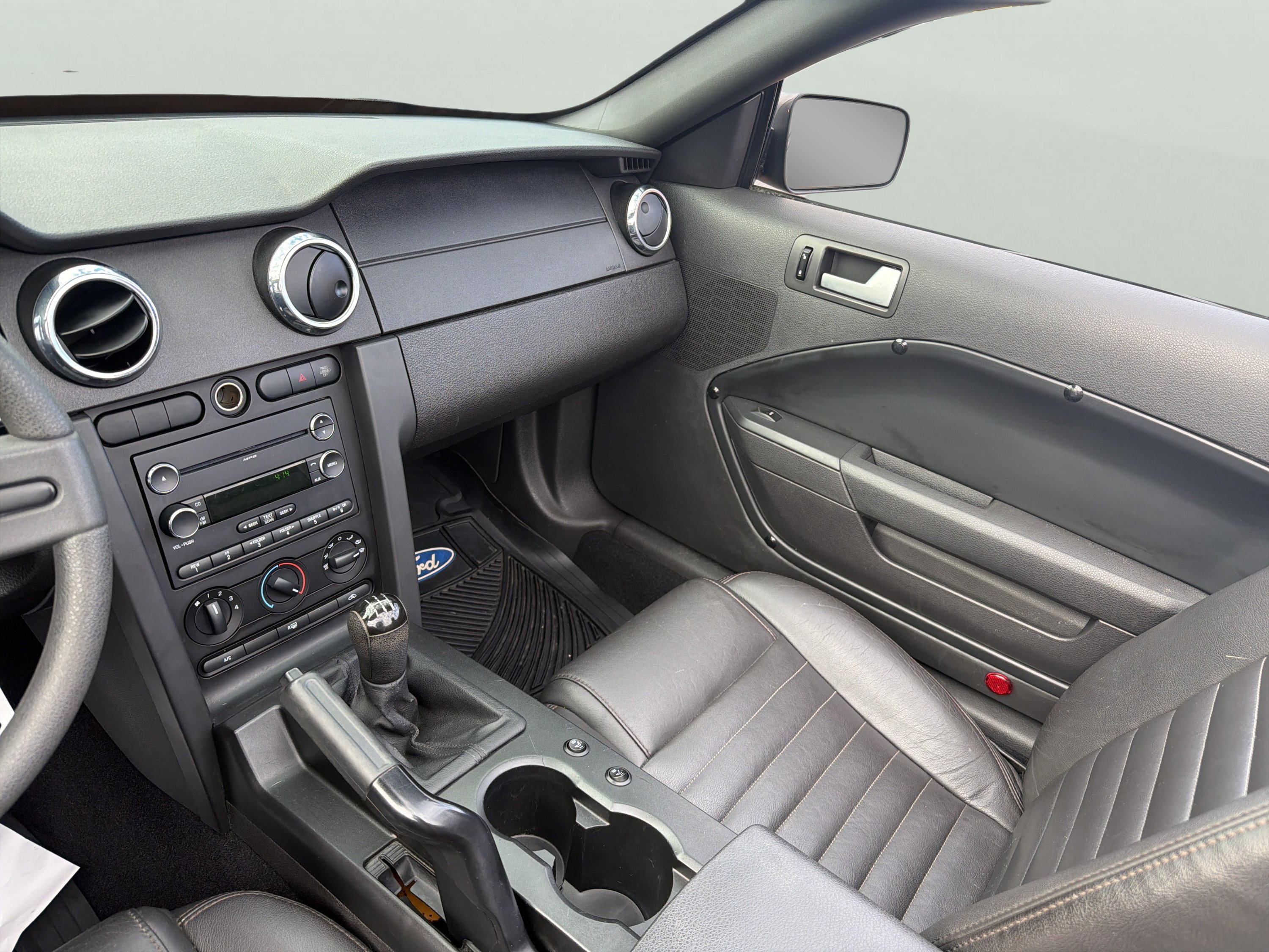 Used 2008 Ford Mustang Convertible RWD image 13