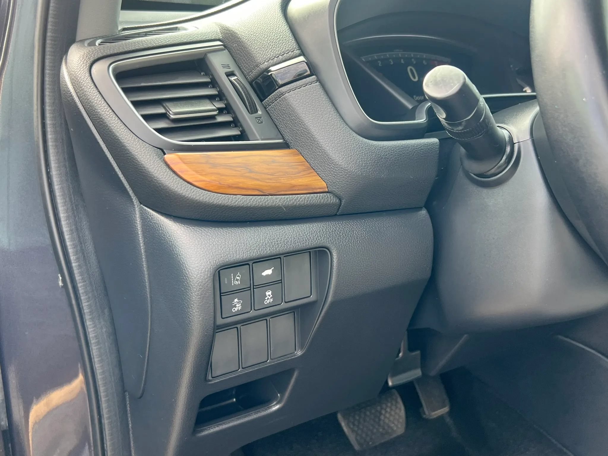 Used 2018 Honda CR-V Touring image 14