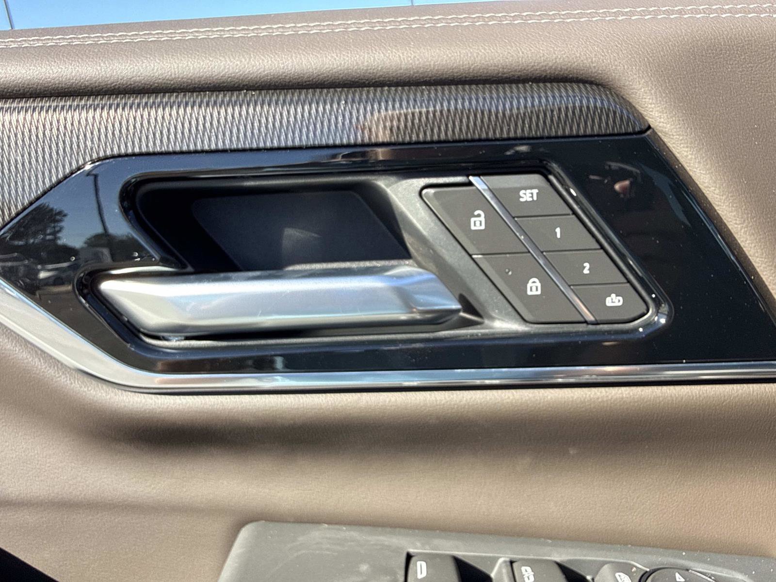 New 2026 GMC Yukon Elevation image 12