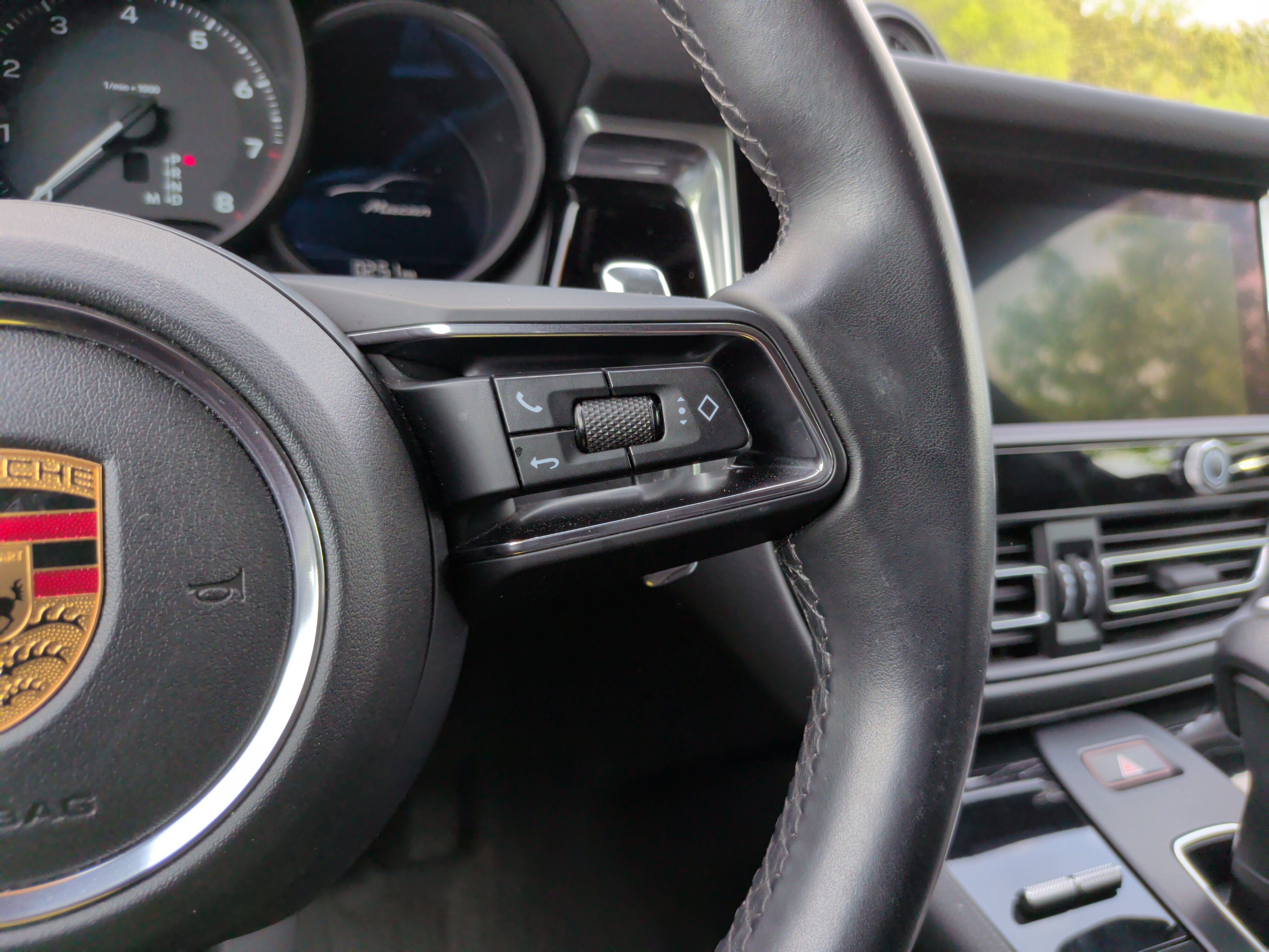 Used 2023 Porsche Macan image 23