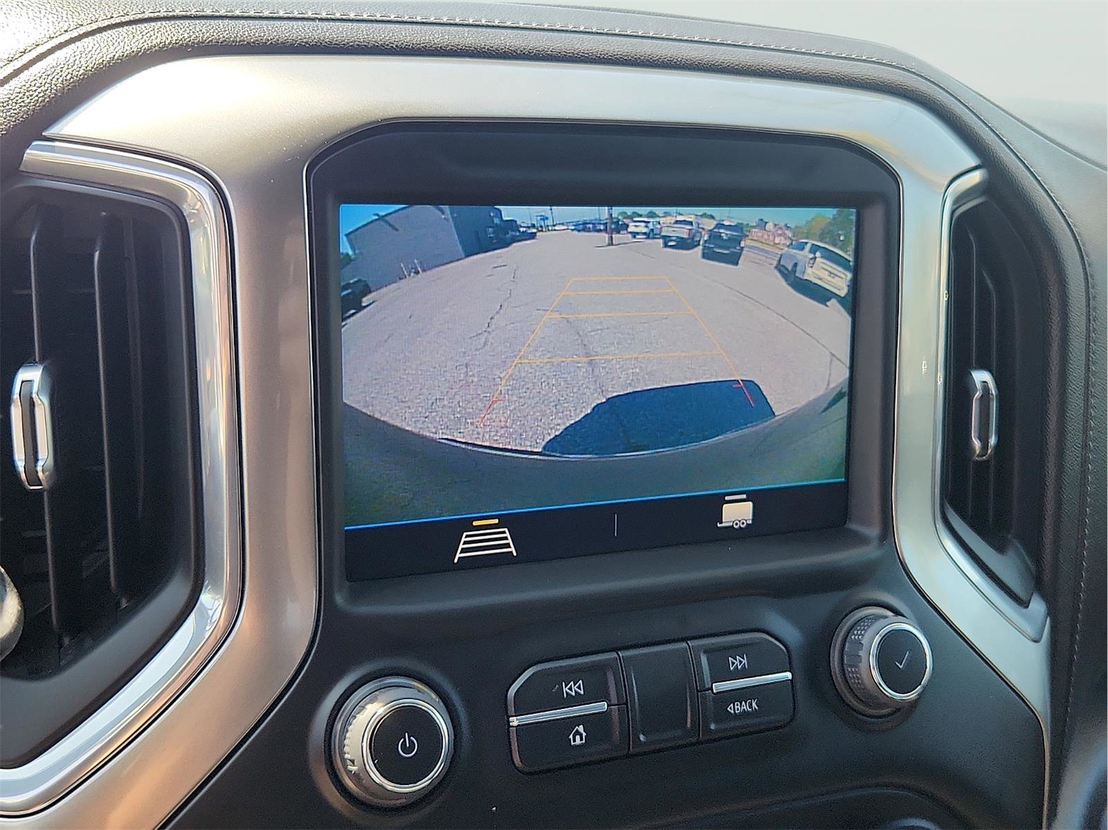 Used 2021 Chevrolet Silverado 1500 LT w/ Bed Protection Package AWD/4WD image 15