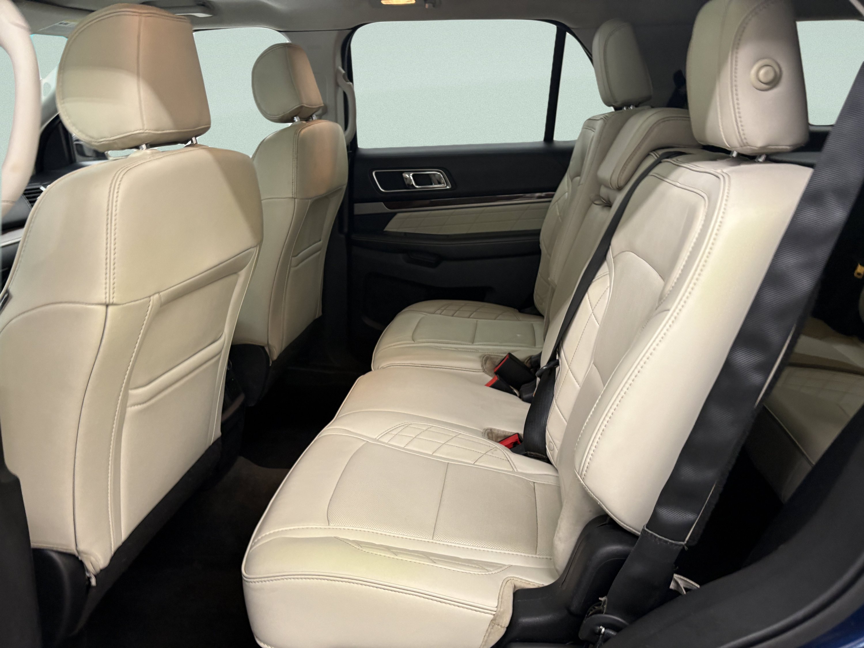 Used 2017 Ford Explorer Platinum AWD/4WD image 14