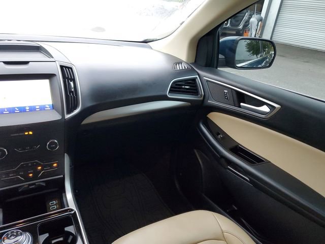 Used 2020 Ford Edge SEL w/ Convenience Package image 14