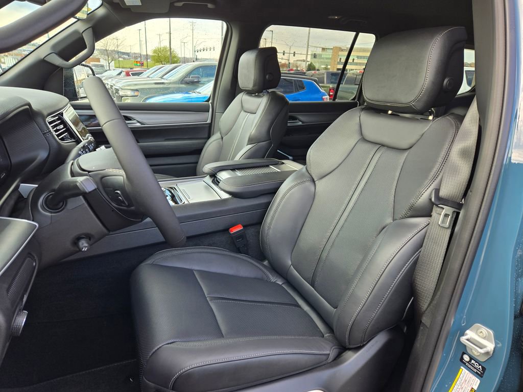 New 2026 Jeep Grand Wagoneer Limited AWD/4WD image 15