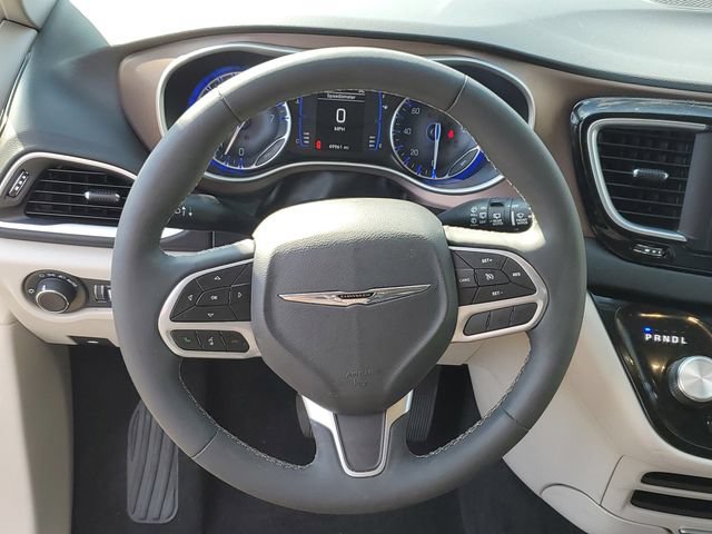 Used 2024 Chrysler Voyager LX FWD image 25