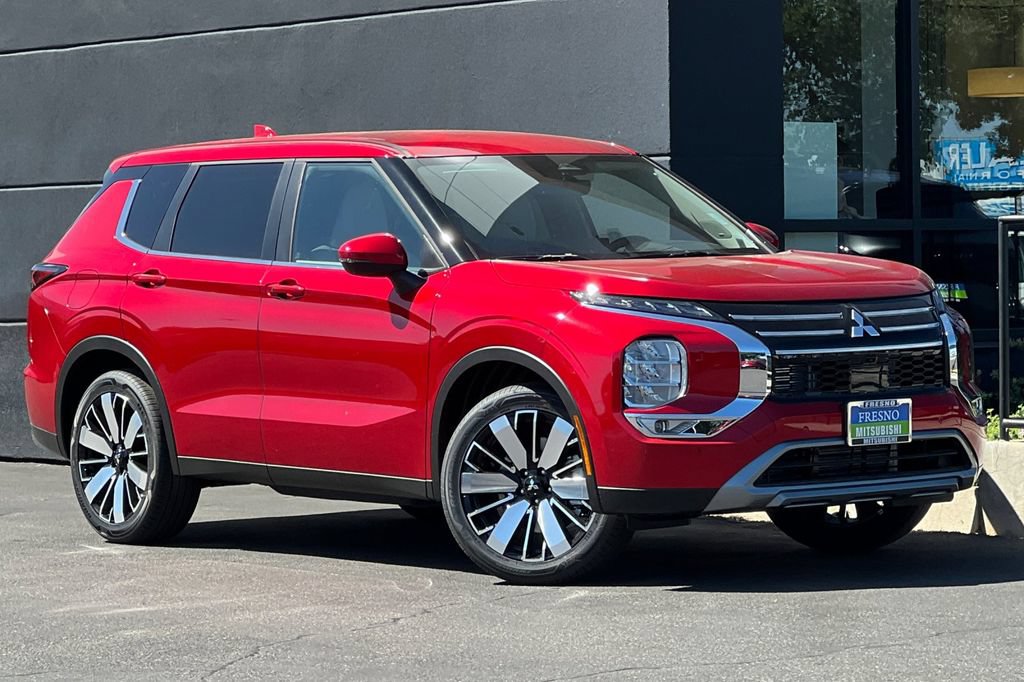 New 2026 Mitsubishi Outlander SE FWD image 3
