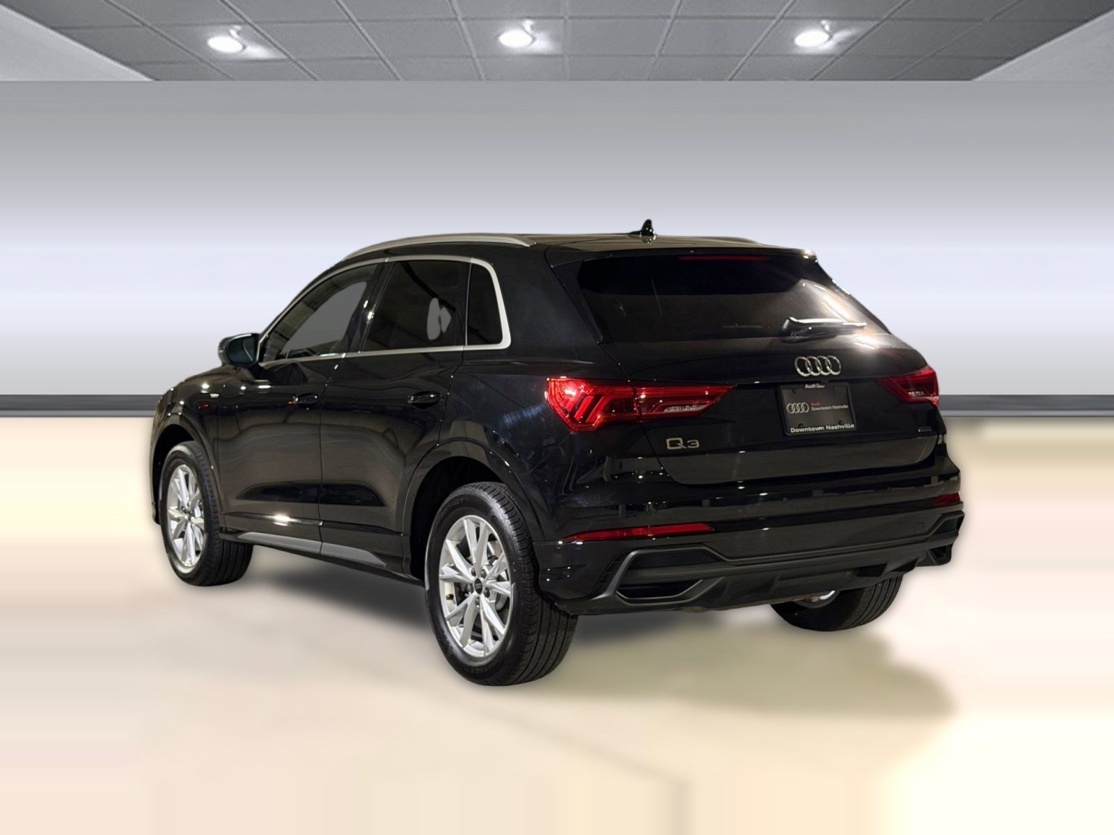 Used 2025 Audi Q3 2.0T Premium Plus w/ Premium Plus Package image 3