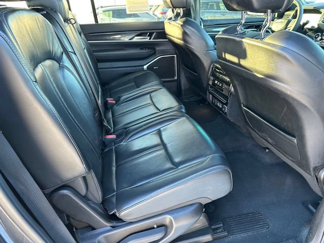 Used 2022 Jeep Wagoneer Series I w/ Premium Group I AWD/4WD image 9