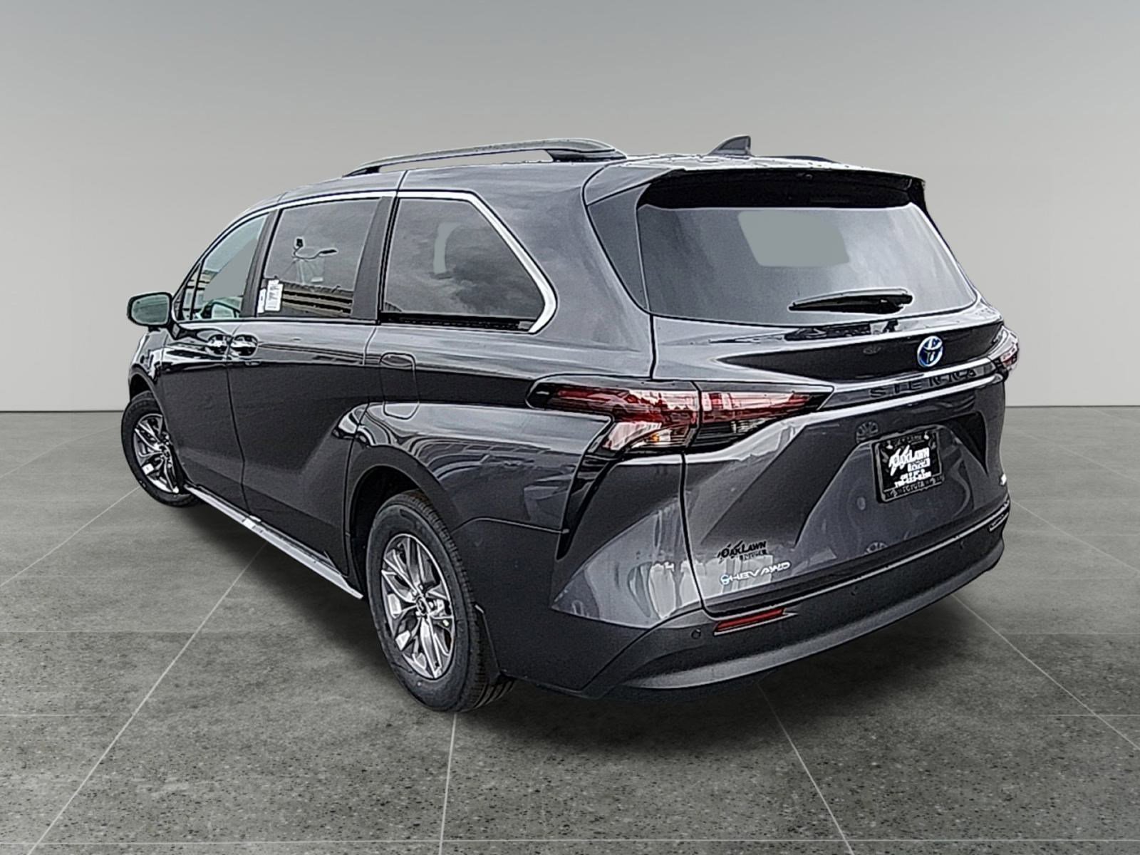 New 2025 Toyota Sienna XLE image 5