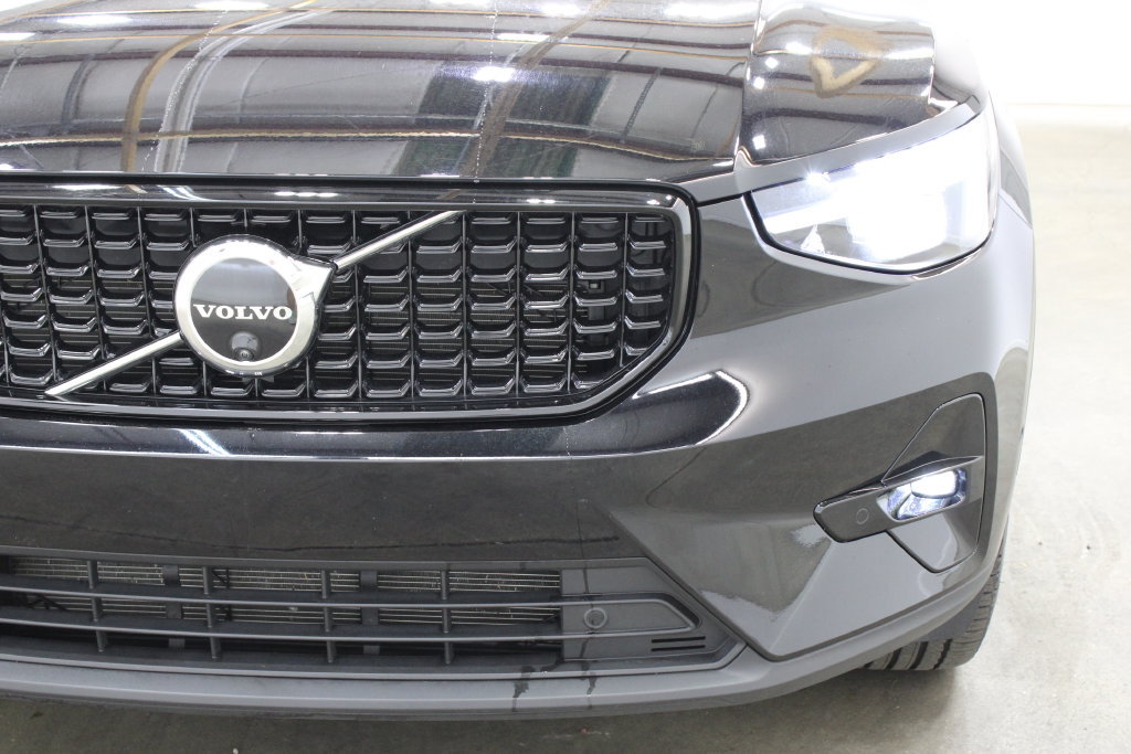 Used 2026 Volvo XC40 B5 Plus AWD/4WD image 8
