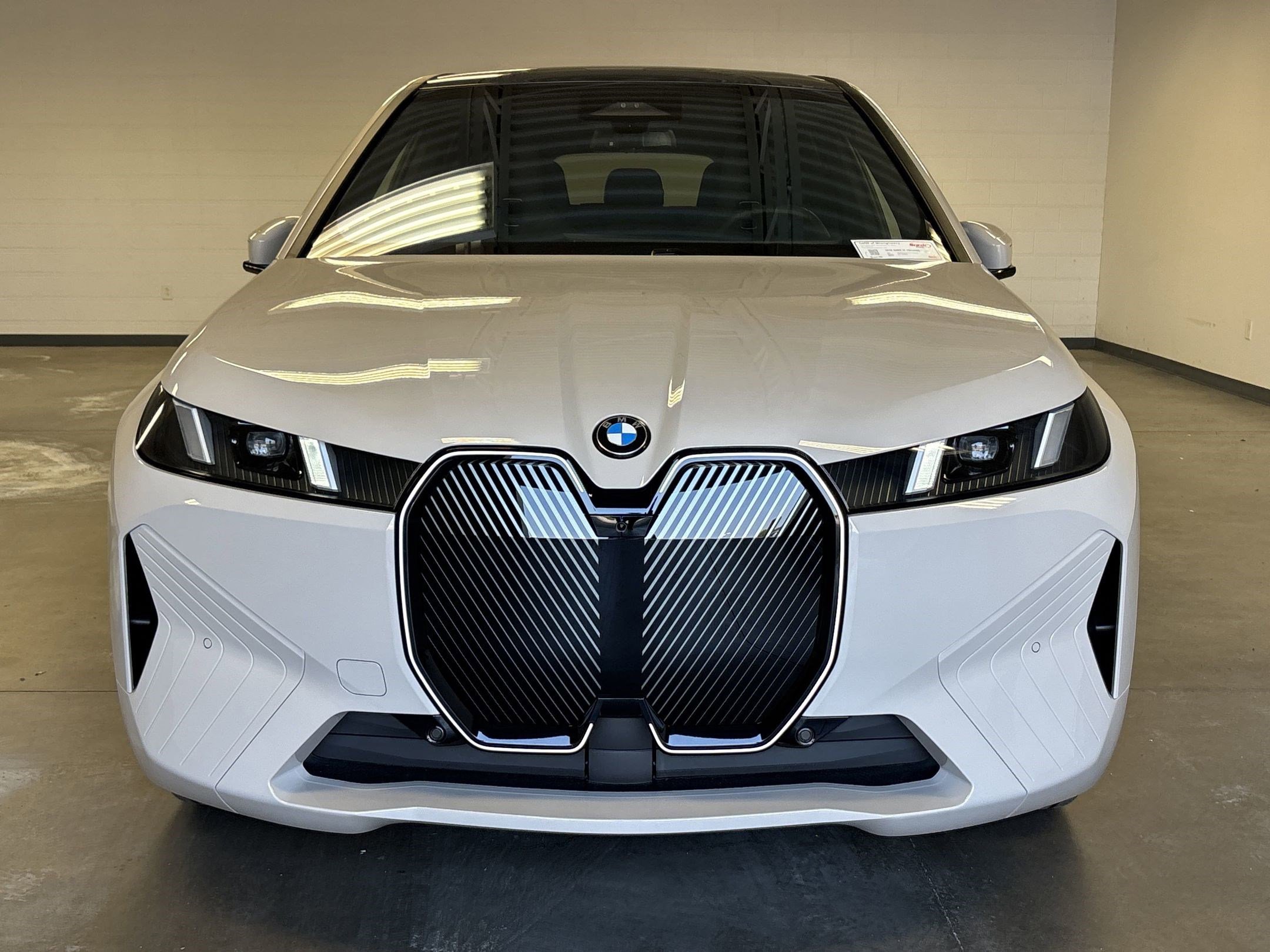 New 2026 BMW iX xDrive60 w/ Premium Package image 5