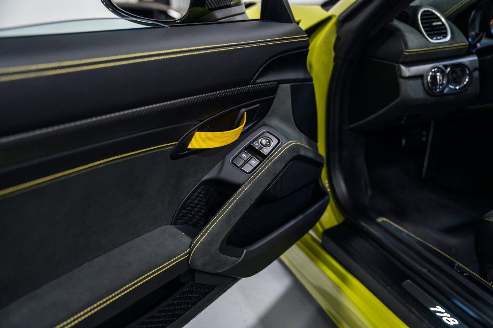 Used 2025 Porsche 718 Boxster Spyder RS image 16