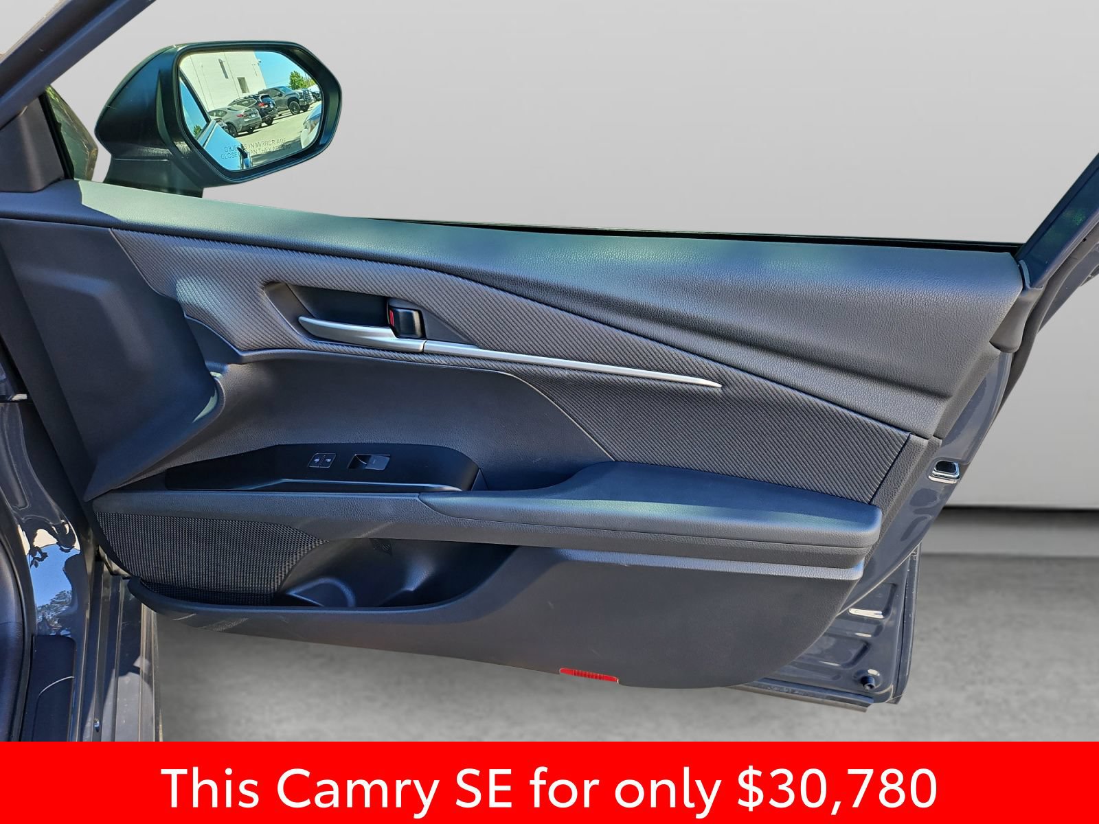 Used 2025 Toyota Camry SE w/ Convenience Package FWD image 36