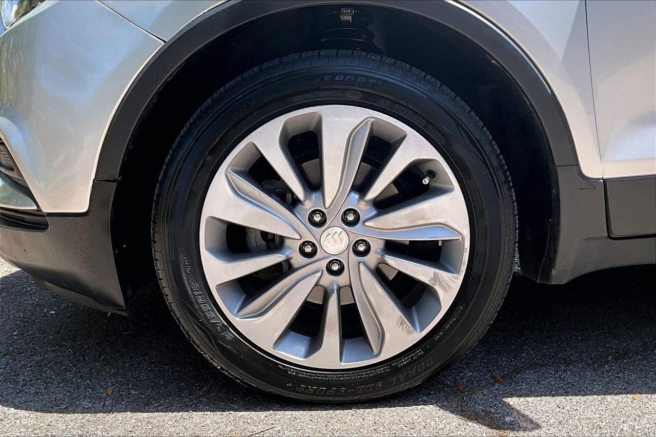 Used 2020 Buick Encore Preferred FWD image 34