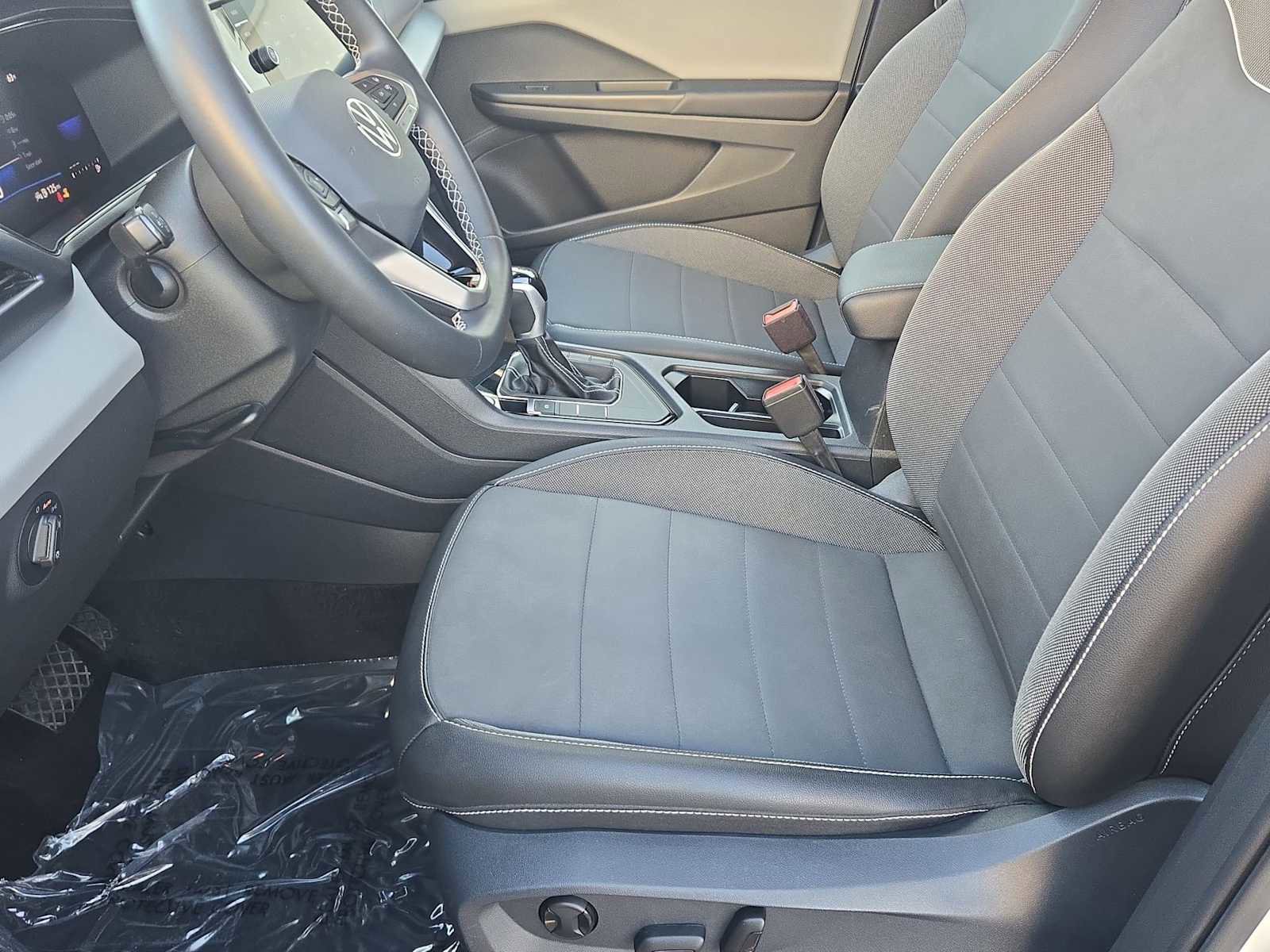 Used 2023 Volkswagen Taos SE image 24