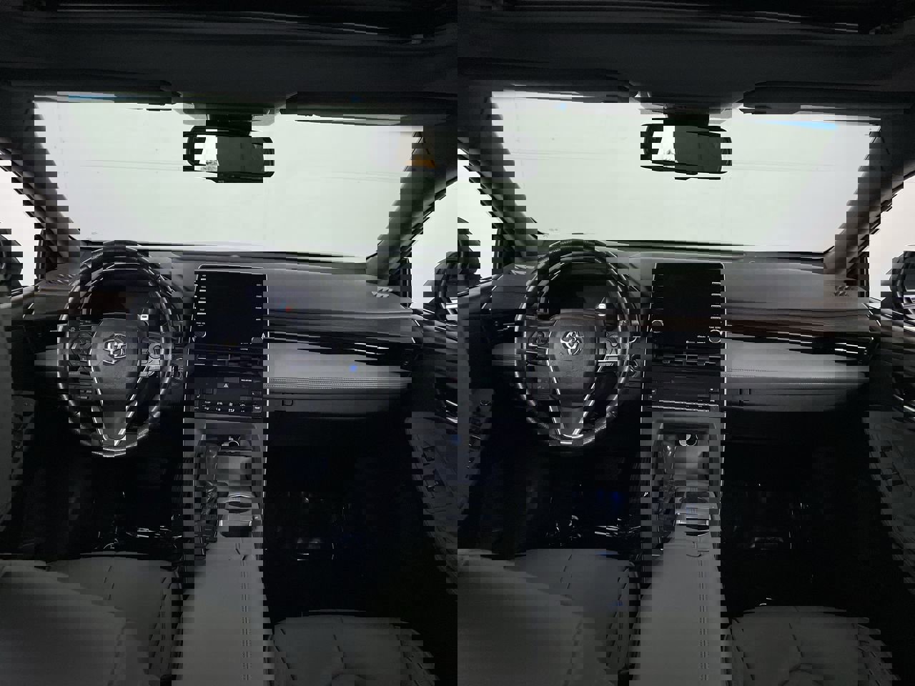 Used 2019 Toyota Avalon XLE w/ Moonroof Package image 26