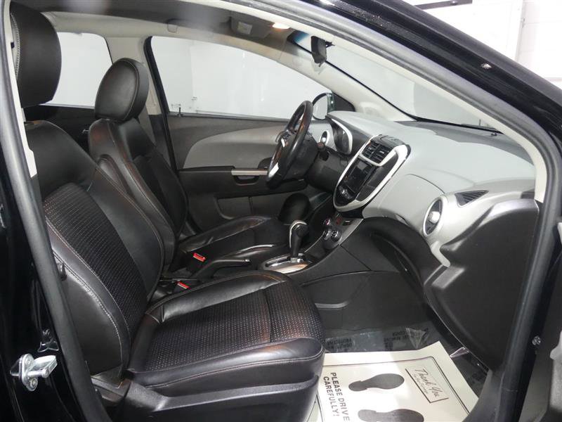 Used 2019 Chevrolet Sonic Premier FWD image 21
