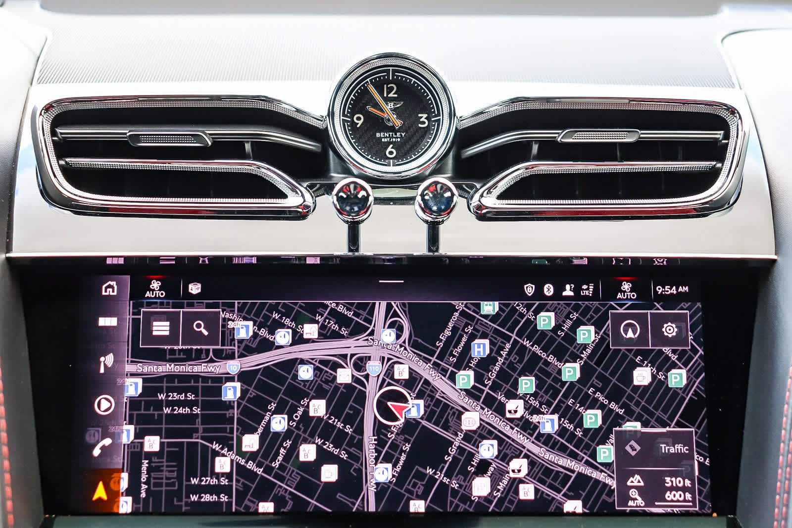 Used 2021 Bentley Bentayga AWD/4WD image 19