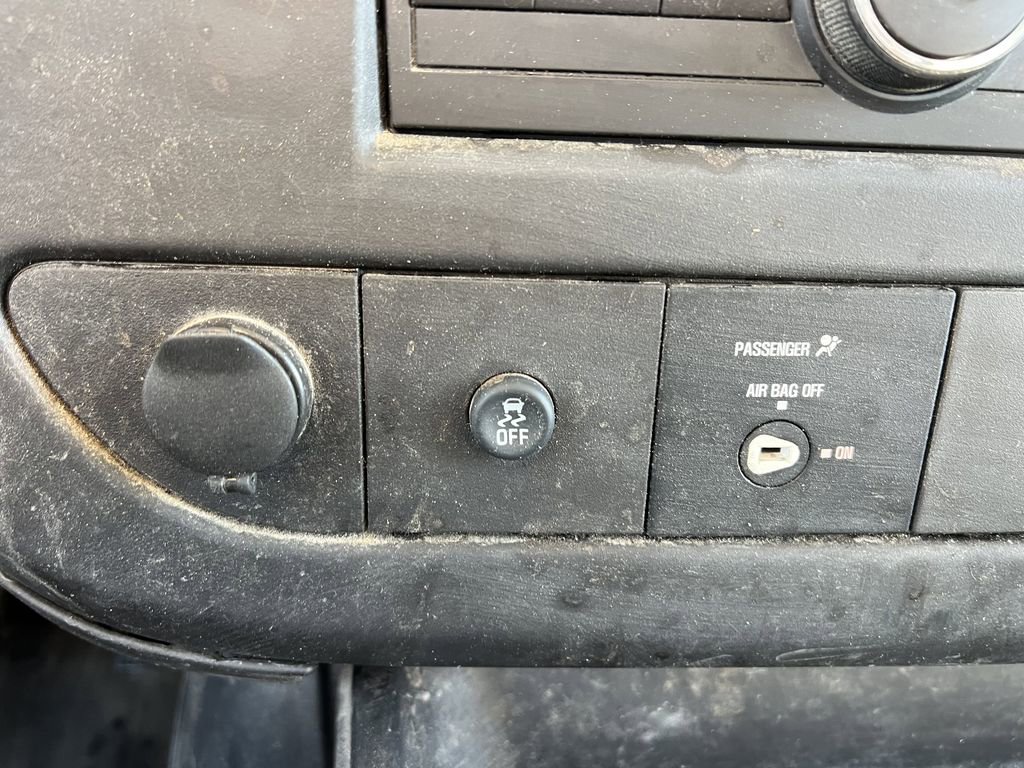 Used 2017 Chevrolet Express 3500 image 24