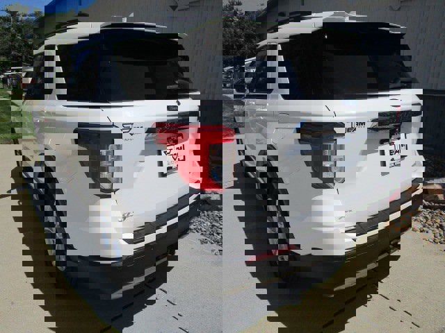 Used 2020 Ford Explorer XLT w/ Equipment Group 202A image 5