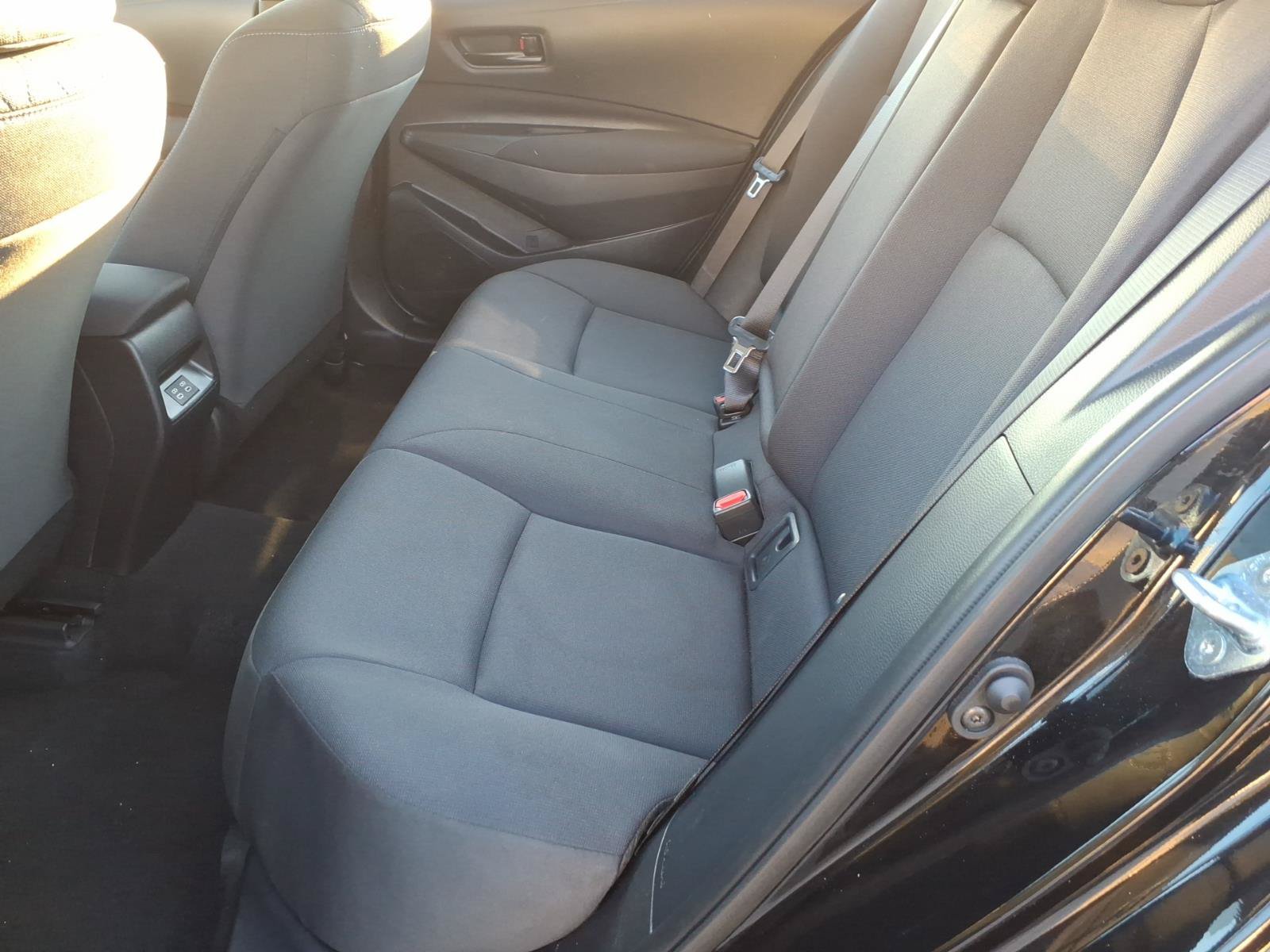 Used 2025 Toyota Corolla LE FWD image 6