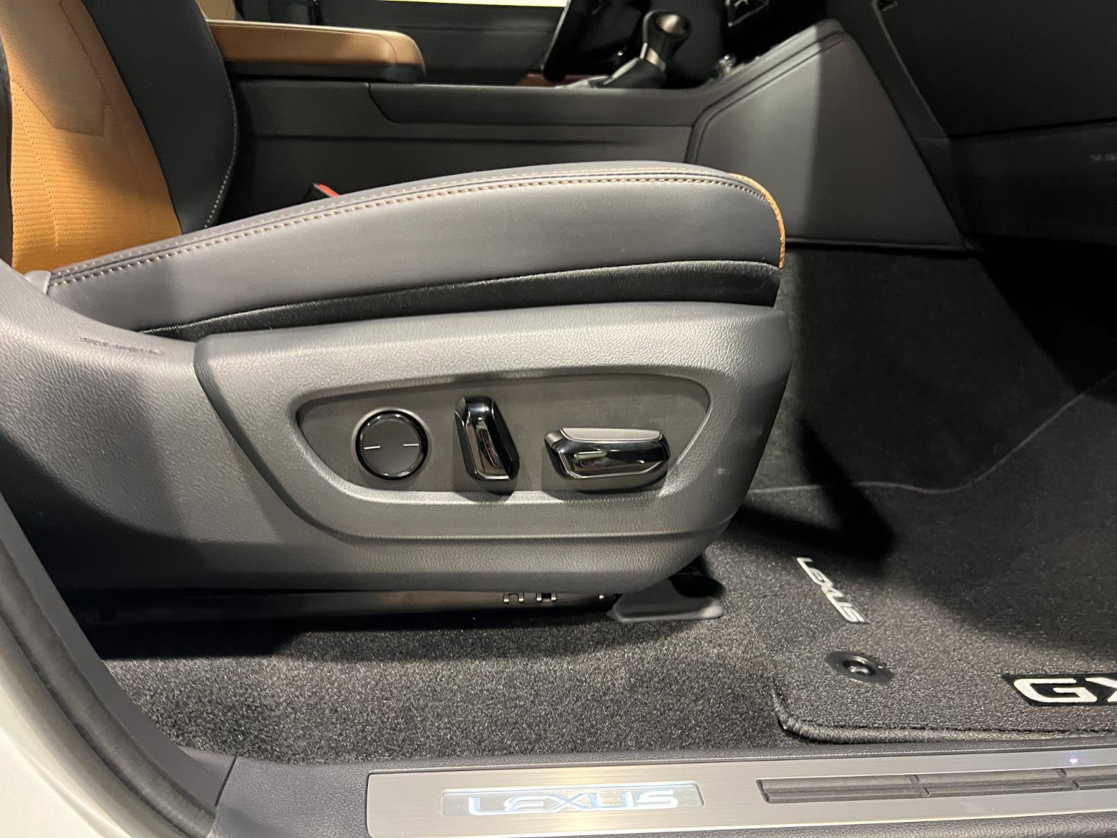 Used 2026 Lexus GX 550 w/ Cold Area Package image 47