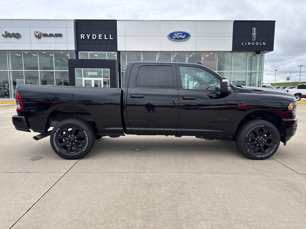 Used 2024 RAM 2500 Big Horn w/ Night Edition AWD/4WD image 2
