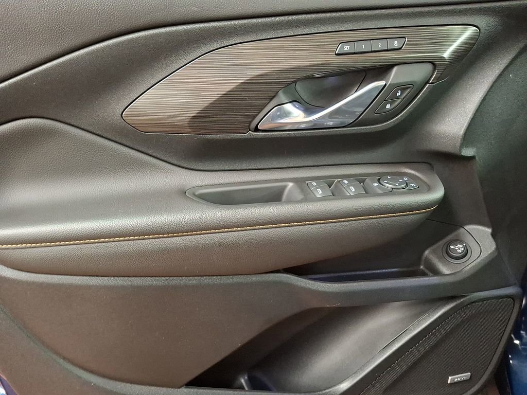 Used 2021 GMC Terrain SLT w/ Infotainment Package II image 9