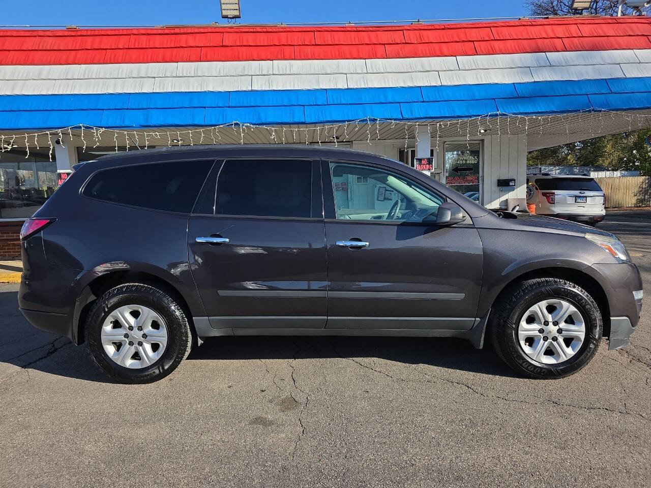 Used 2016 Chevrolet Traverse LS image 7