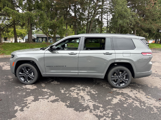 New 2027 Jeep Grand Cherokee L Limited AWD/4WD image 3