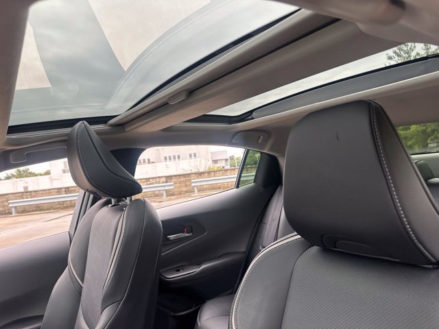 Used 2024 Toyota Prius XLE FWD image 30