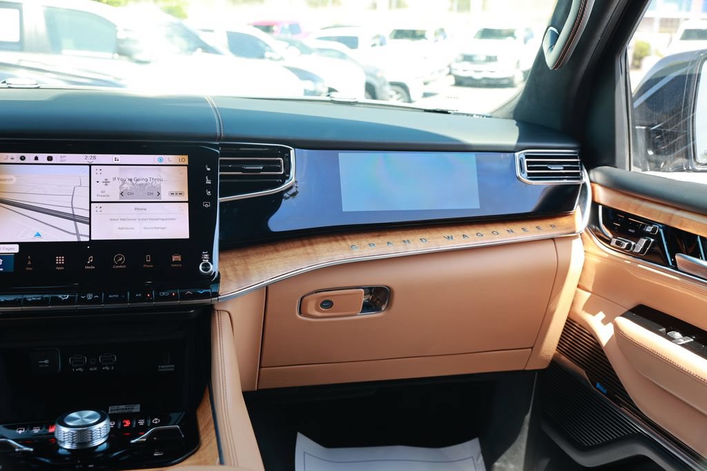 Used 2022 Jeep Grand Wagoneer Series III AWD/4WD image 33